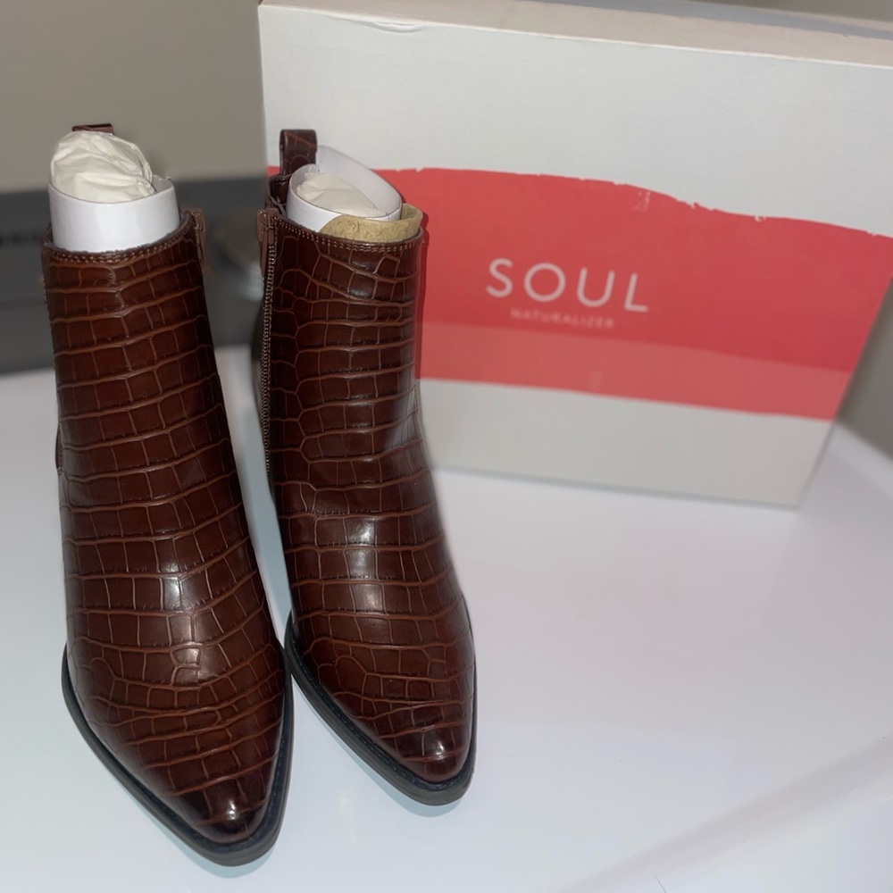 Women’s Ankle Croc Boots